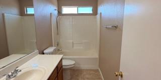 3 Bedroom House with Pool Gallery 26