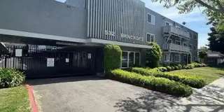 532 Bancroft Gallery 1