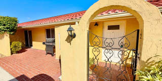 ** GLADES COUNTRY CLUB ** 2 BED / 2 BATH - VILLA - BUNDLED GOLF MEMBERSHIP - ANNUAL RENTAL Gallery 1