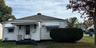 Charming 2 bedroom 1 bath ranch house on the Eastside of Lorain. Gallery 1