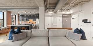 Fully Furnished Designer Loft with Parking & Monument Views! Gallery 5