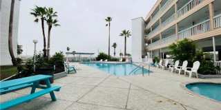 3938 Surfside Boulevard Gallery 17