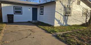 411 Northwest Greenmeadow Drive Gallery 1