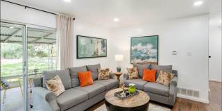 Room in 4 Bedroom Home at Burr Oak Dr Gallery 9