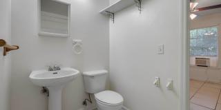 4 bed 2 bath house, Walk to Stadium!! Available July 2026 Gallery 26