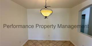 Stunning 5 Bed/2 Bath NW Bakersfield Home Gallery 5