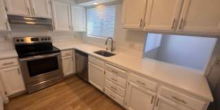 Stunning 2 Bed, 1 Bath w/ Laundry & AC in Lincoln Heights! Stunning 2 Bed, 1 Bath w/ Laundry & AC in Lincoln Heights! Gallery 8