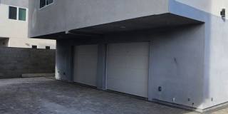 Spacious 4BR Duplex in North Hollywood Gallery 9