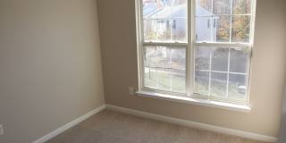 Exquisite Renovated Townhome in Germantown Estates Gallery 9