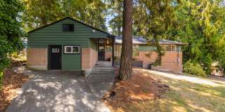 4BR Home + Private ADU in Seattle Gallery 1
