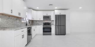 810 SW 14th Ct Gallery 2