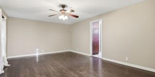 Charming 4-Bedroom Home with Spacious Living Areas in Convenient Location Gallery 18
