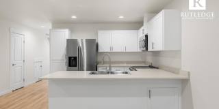 STUNNING 3 Bed / 2.5 Bath Brand New Townhome!! Gallery 9