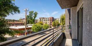 Warner Pointe Gallery 33