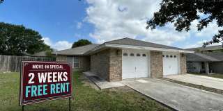*2 weeks free rent* 3/2/1 Duplex / Walk to Kraft Park & The Countyline- Memorial Trail / Fridge Included / No Carpet / NBISD Gallery 1