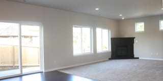 Newer home (2018), Tankless H20 heater, Upgrades galore. Dead end road for privacy Gallery 7