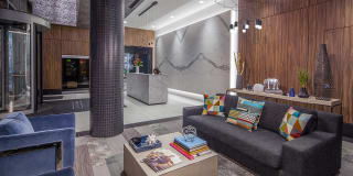 640 North Wells Gallery 15