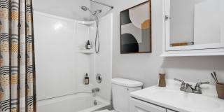 ReNew on Blues Apartments & Townhomes Gallery 5