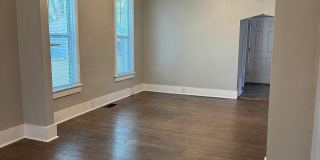 SPECIAL-HALF OFF FIRST FULL MONTHS RENT-Charming 2 Bedroom Home Near Dundee! Gallery 4