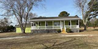 3 BR Home with Large Yard & 2-Car Garage in Hampstead Gallery 1