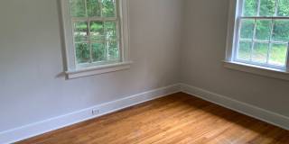 2 Bed, 1 Bath in Rosewood | Available Late August Gallery 8