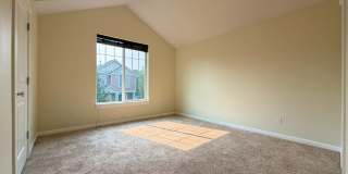 Bright 2-Bed, 2.5-Bath Beaverton Townhouse with Attached Garage & AC Gallery 10