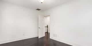 106 E Gates Street Gallery 28