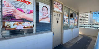 931 University Ave - Commercial or Residential (no Kitchen) 3 Bedroom 1 Bathroom Unit for Rent! Gallery 3