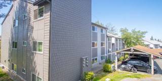 Renton Condo with Private Patio, Pool & Covered Parking! Gallery 3