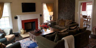 Quaint 3 Bed, 2 Bath Home Gallery 3