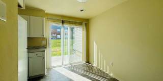 2 Bedroom, 1.5 Bath Townhouse Gallery 16