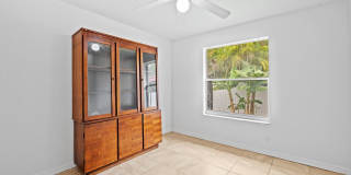 Beautiful 4 bed 3 bathroom Single Family Home with a large fenced yard Gallery 17