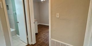 Cute 2 Bed 1 Bath Gallery 7