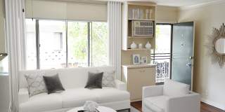 Oak Knoll Gallery 1