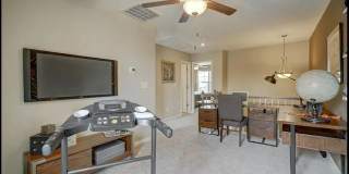 Room in 3 Bedroom Home at Revolutionary Trl Gallery 8