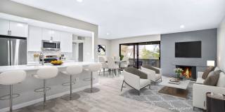 Stunning Fully Remodeled 2BD/2BA - Top Floor Unit in the Heart of Boulder Gallery 1