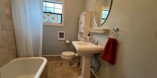 Charming North Capitol Hill Vintage Condo – Modern Comforts & Ideal Location Gallery 17