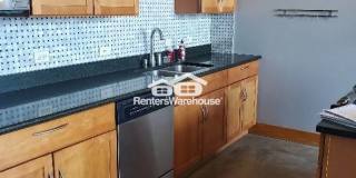 2323 Locust Street Gallery 25