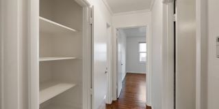 Stunning, Pet Friendly Edwardian 2BR Remodel in Prime location Gallery 31