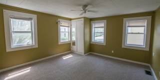 4-Bed Farmhouse Minutes from UVM Campus (30 Chase St) Gallery 7