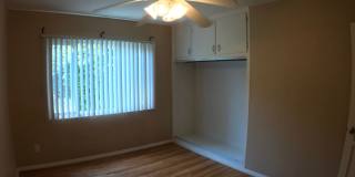 BEAUTIFUL WOOD FLOORS IN THIS- 5 BED 2 BATHROOM- Includes maid service Gallery 40