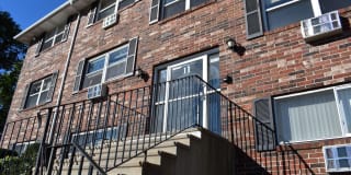 Hillcrest Gardens Gallery 1