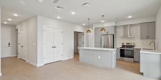 2800 Taylor Gallery 47