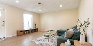 Spacious ranch close to campus Gallery 19