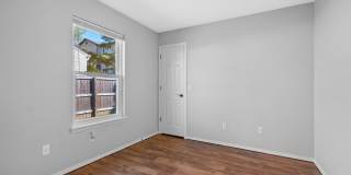 Great Location - 3/2 close to Downtown Bentonville! Gallery 20