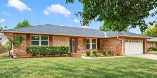Freshly Remodeled 3 Bed / 2 Bath in Edmond | Steps from Oklahoma Christian University Gallery 1