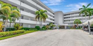 8200 Lakeshore Drive unit: 5070 Gallery 44