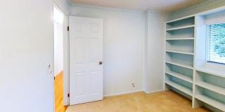 Beautiful Home with 4 Bedrooms and 2 Bathrooms Available in September! Gallery 14