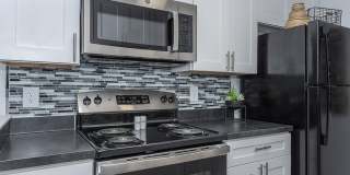 Galbraith Pointe Apartments and Townhomes Gallery 2