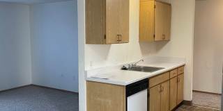 Rent Special: 1/2 Off June's Rent!! Second Floor 3 Bedroom apartment Gallery 23